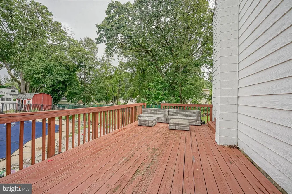 176 COLUMBIA AVENUE West Deptford, NJ 08086