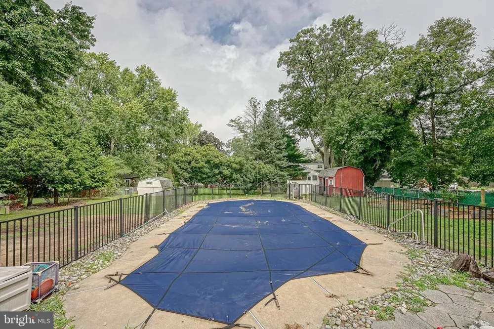 176 COLUMBIA AVENUE West Deptford, NJ 08086