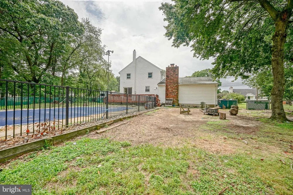 176 COLUMBIA AVENUE West Deptford, NJ 08086
