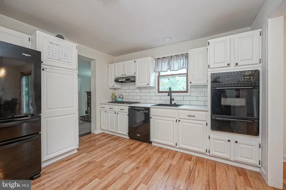 176 COLUMBIA AVENUE West Deptford, NJ 08086