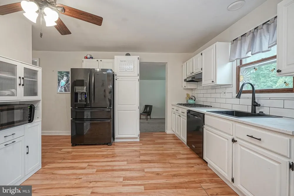 176 COLUMBIA AVENUE West Deptford, NJ 08086