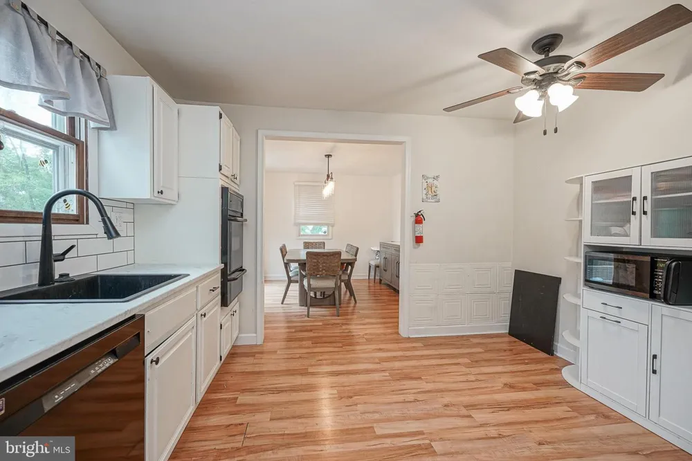 176 COLUMBIA AVENUE West Deptford, NJ 08086