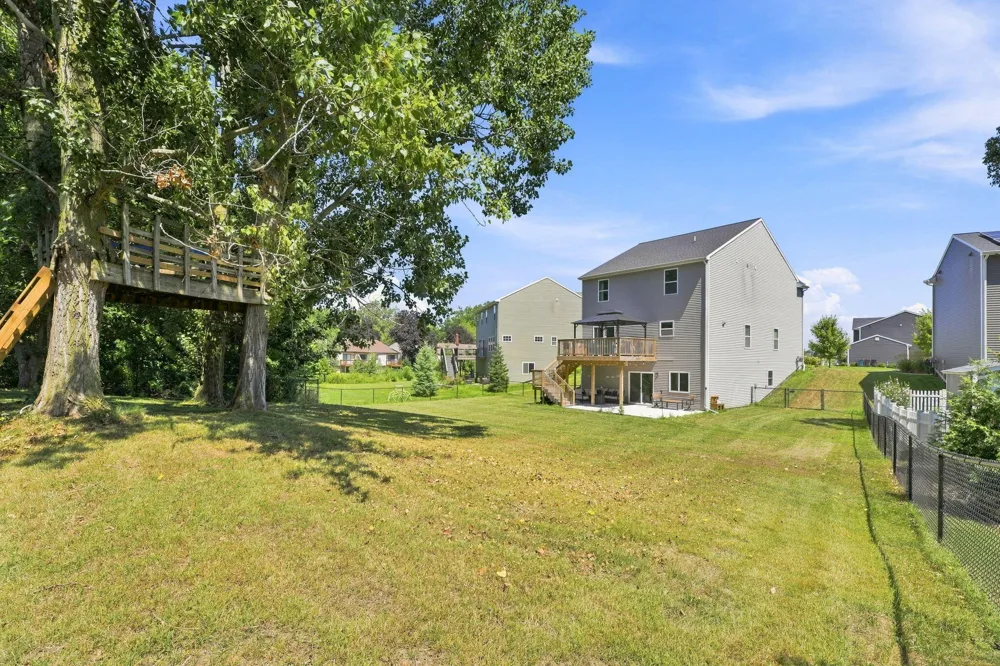 4987 Meadow Brown Drive Hudsonville, MI 49426