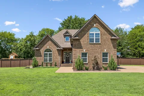 807 Manner Ln