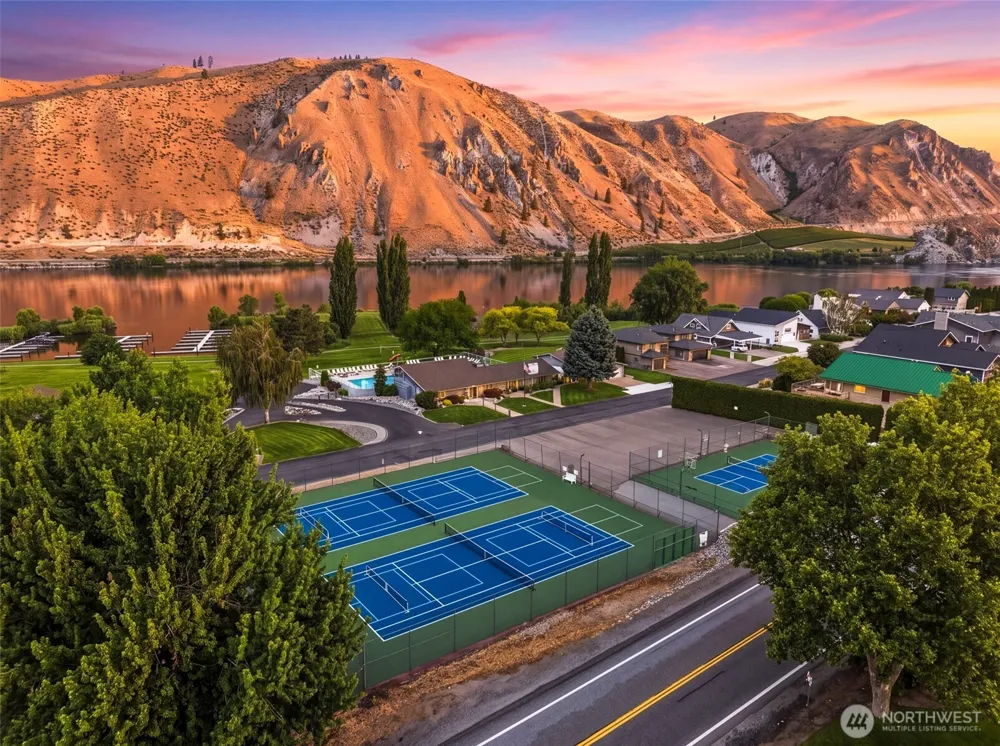 340 Lake Front Road Orondo, WA 98843