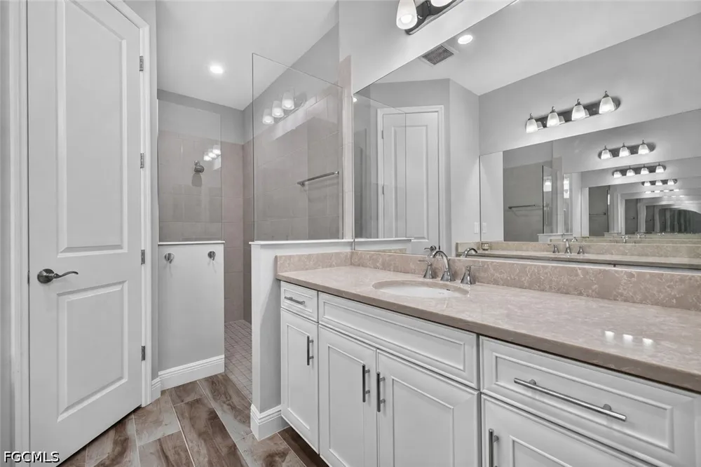 Marquesa Circle Naples, FL 34112