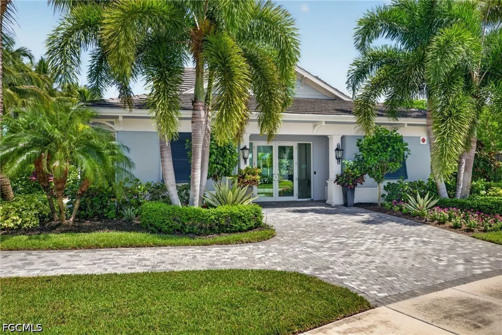 Marquesa Circle Naples, FL 34112