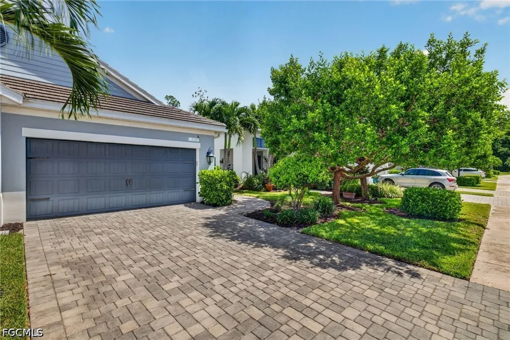 Marquesa Circle Naples, FL 34112