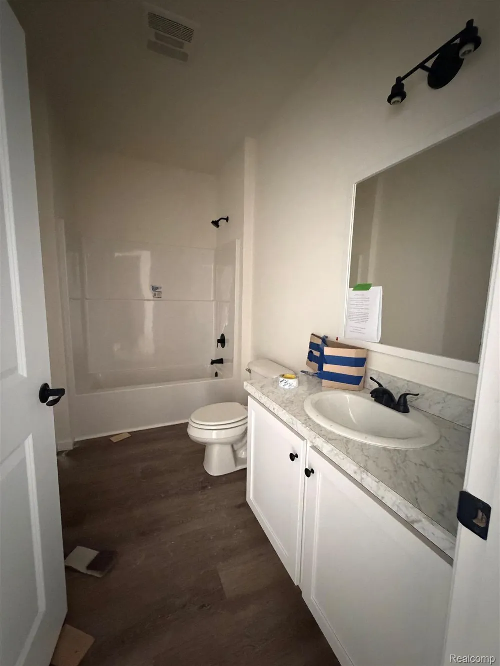 31450 Beverly Road Wayne City, MI 48174