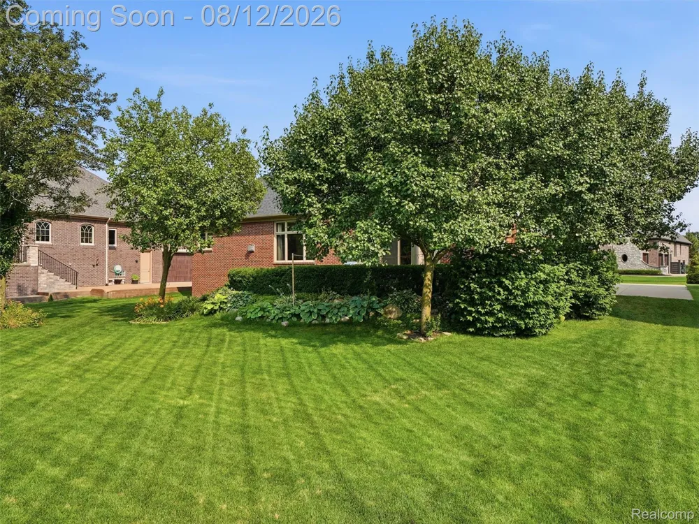 54867 Preston Pines Lane Shelby Charter Township, MI 48315