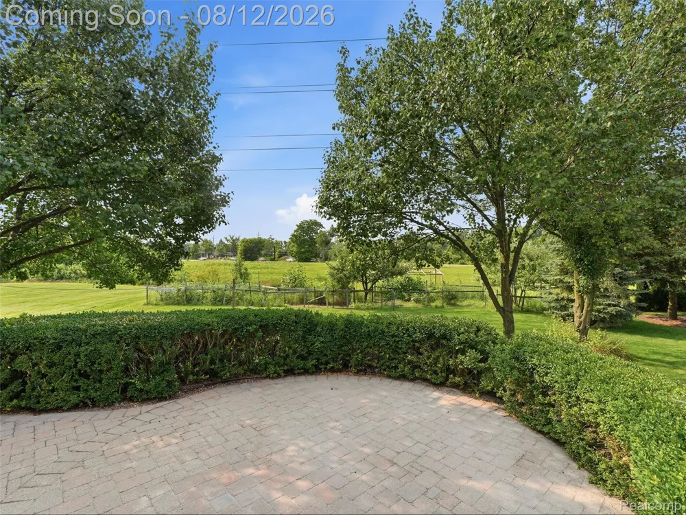 54867 Preston Pines Lane Shelby Charter Township, MI 48315