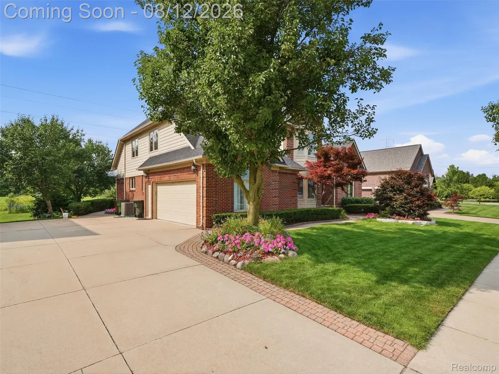 54867 Preston Pines Lane Shelby Charter Township, MI 48315