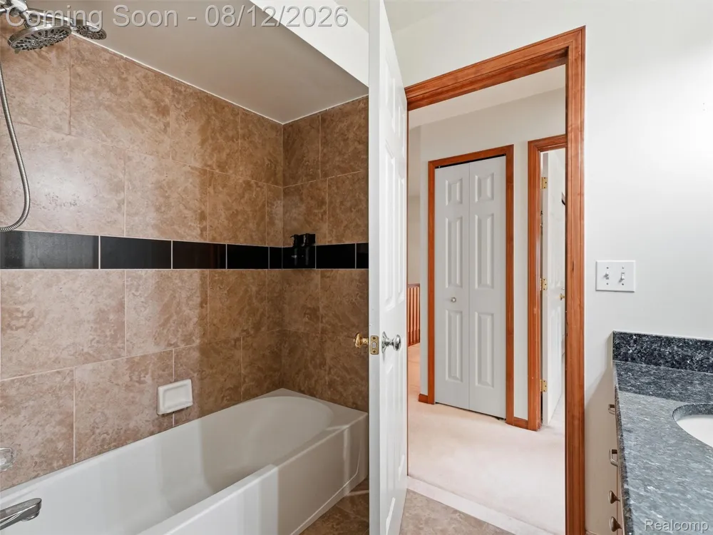 54867 Preston Pines Lane Shelby Charter Township, MI 48315