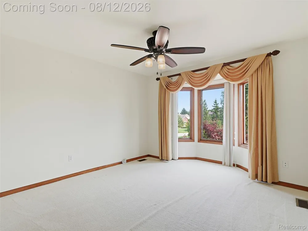 54867 Preston Pines Lane Shelby Charter Township, MI 48315