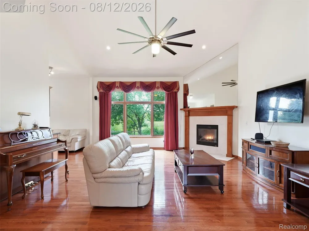 54867 Preston Pines Lane Shelby Charter Township, MI 48315