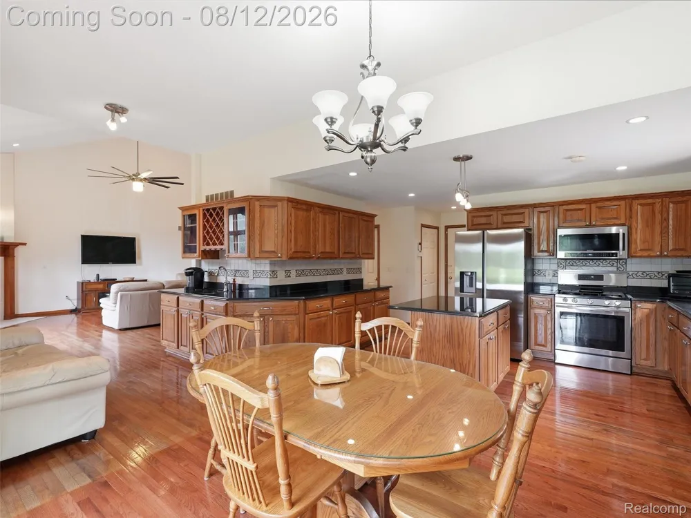 54867 Preston Pines Lane Shelby Charter Township, MI 48315