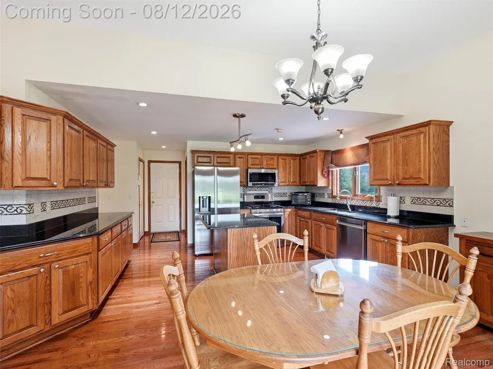 54867 Preston Pines Lane Shelby Charter Township, MI 48315