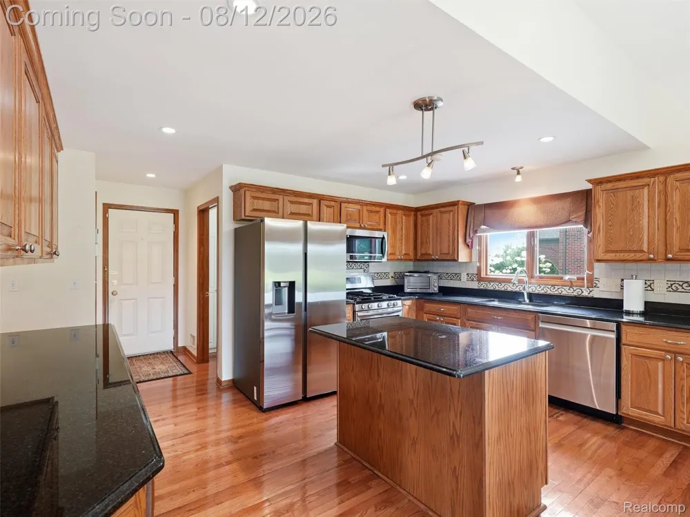 54867 Preston Pines Lane Shelby Charter Township, MI 48315