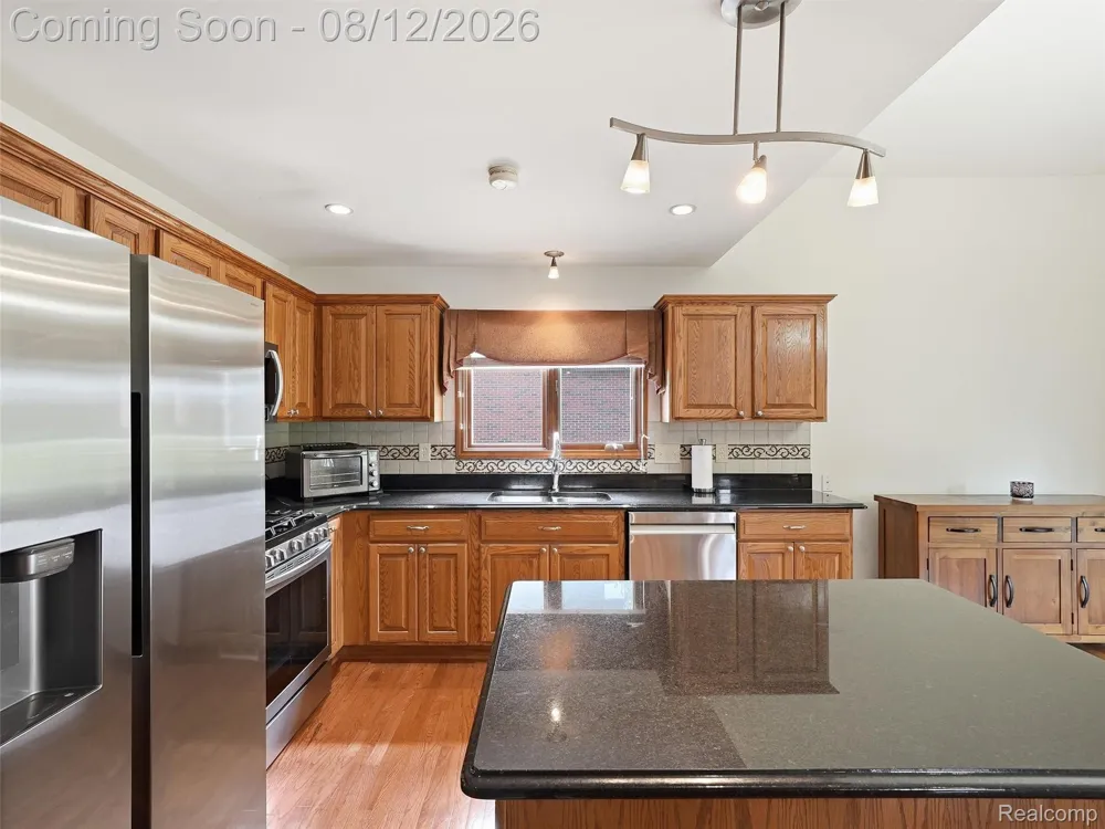 54867 Preston Pines Lane Shelby Charter Township, MI 48315