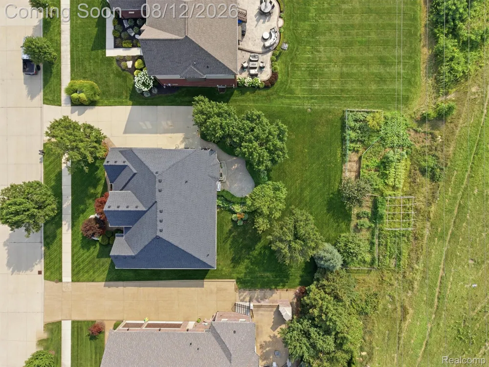 54867 Preston Pines Lane Shelby Charter Township, MI 48315