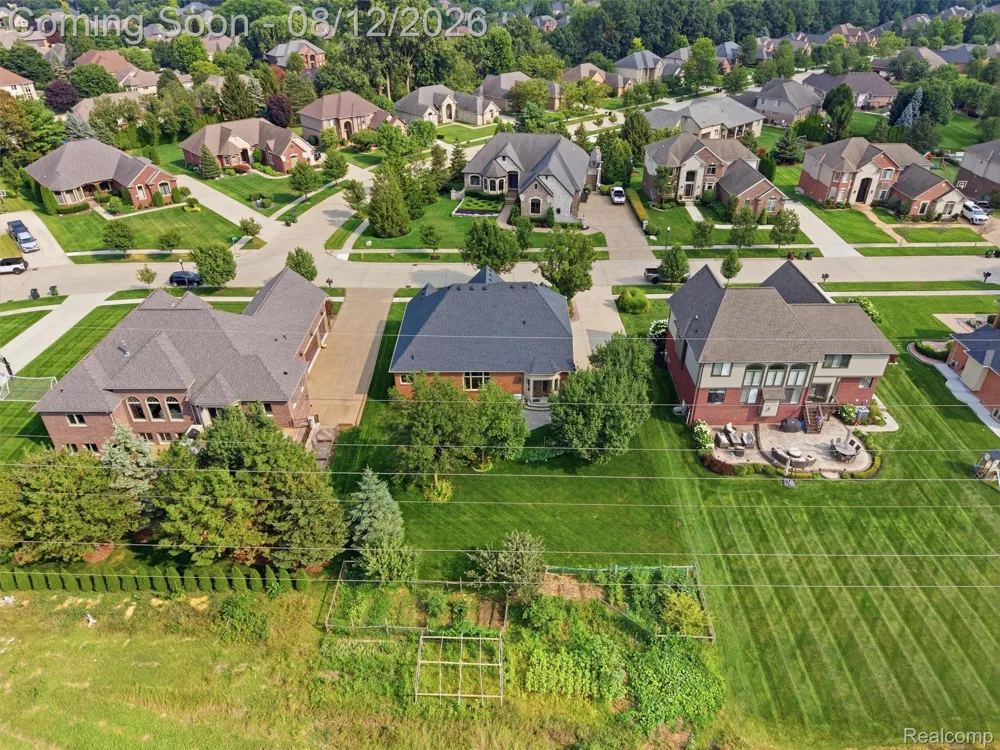 54867 Preston Pines Lane Shelby Charter Township, MI 48315