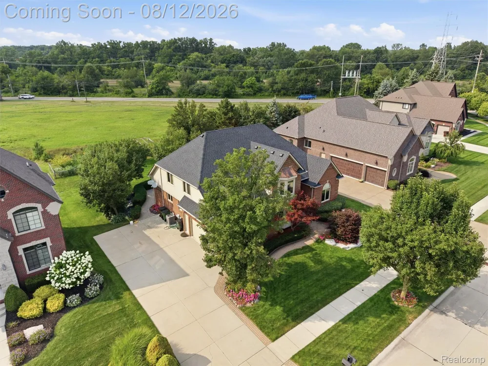 54867 Preston Pines Lane Shelby Charter Township, MI 48315