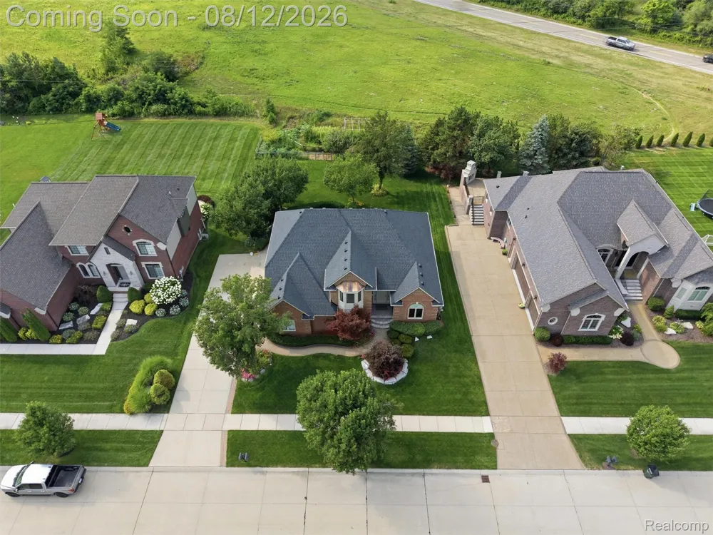 54867 Preston Pines Lane Shelby Charter Township, MI 48315