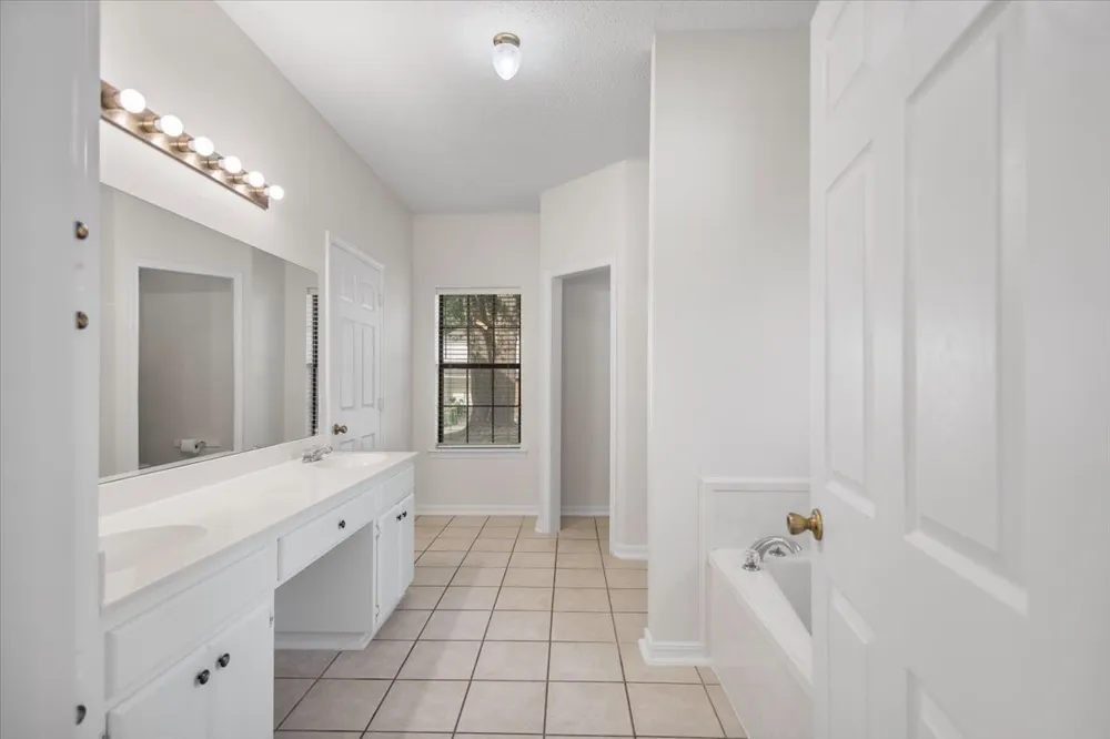 703 Daniel Street Gladewater, TX 75647