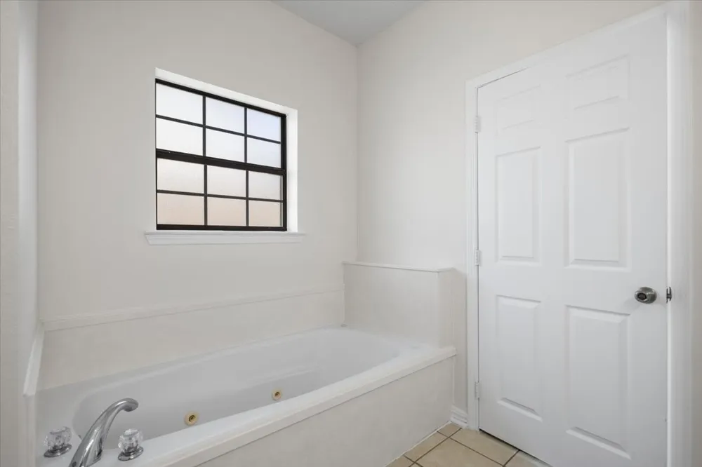 703 Daniel Street Gladewater, TX 75647