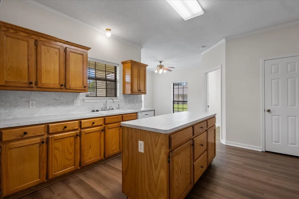 703 Daniel Street Gladewater, TX 75647