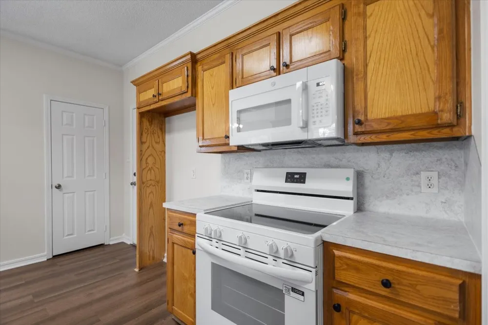 703 Daniel Street Gladewater, TX 75647