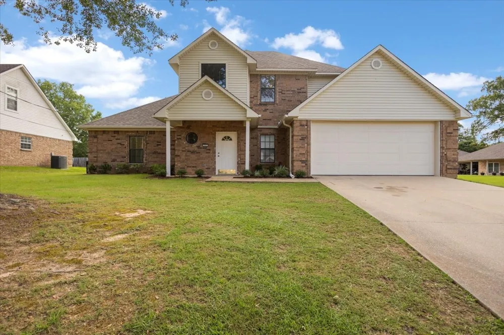 703 Daniel Street Gladewater, TX 75647