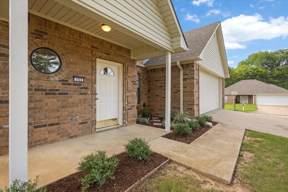 703 Daniel Street Gladewater, TX 75647