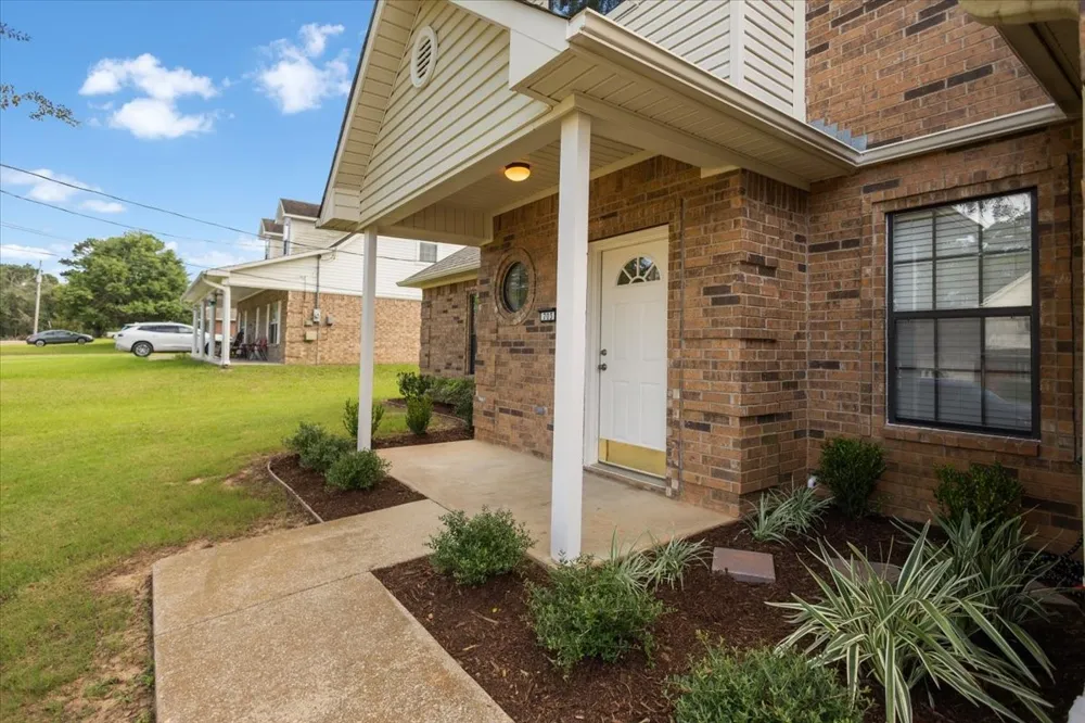 703 Daniel Street Gladewater, TX 75647