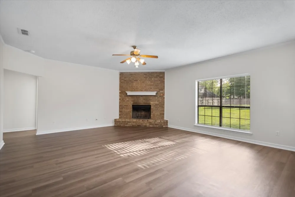 703 Daniel Street Gladewater, TX 75647
