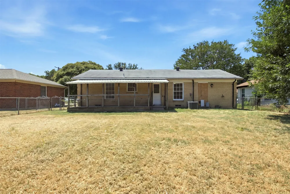 1219 Daisy Lane Irving, TX 75061