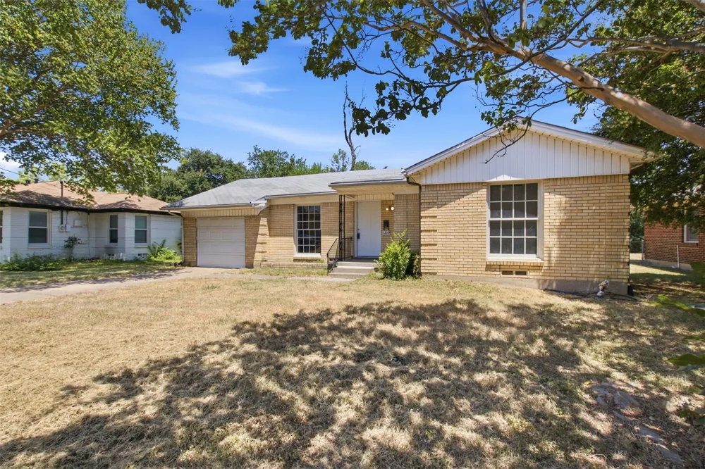 1219 Daisy Lane Irving, TX 75061