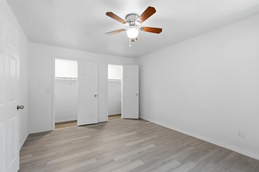 1219 Daisy Lane Irving, TX 75061