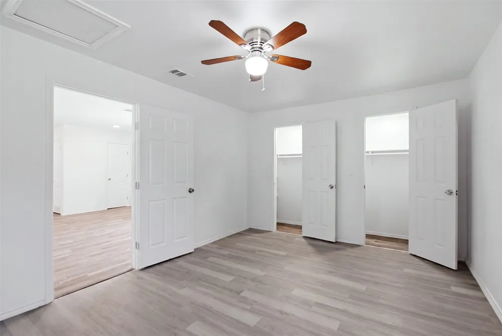 1219 Daisy Lane Irving, TX 75061