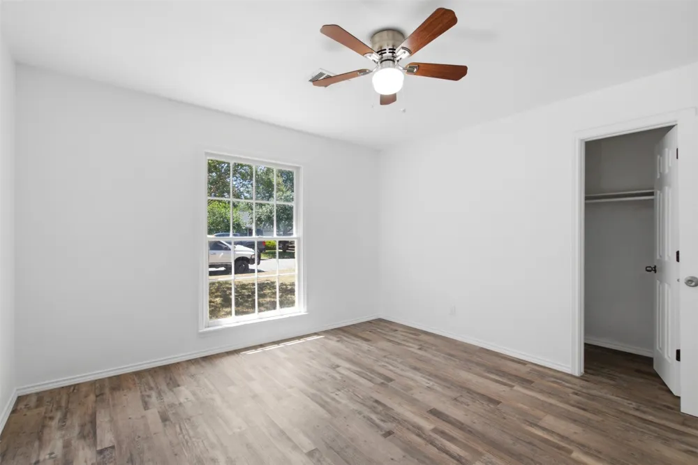 1219 Daisy Lane Irving, TX 75061
