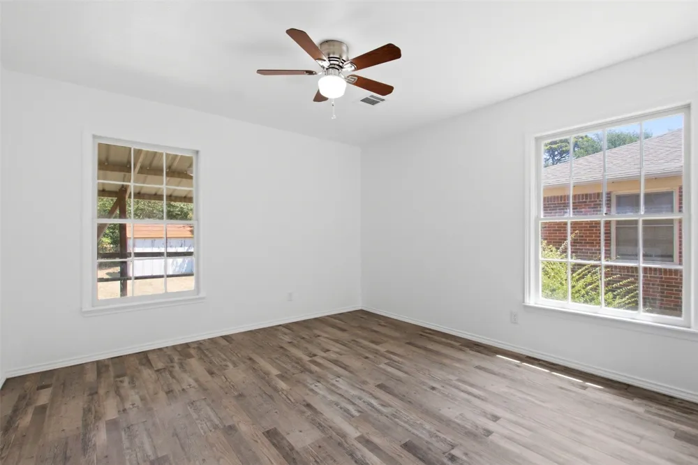1219 Daisy Lane Irving, TX 75061