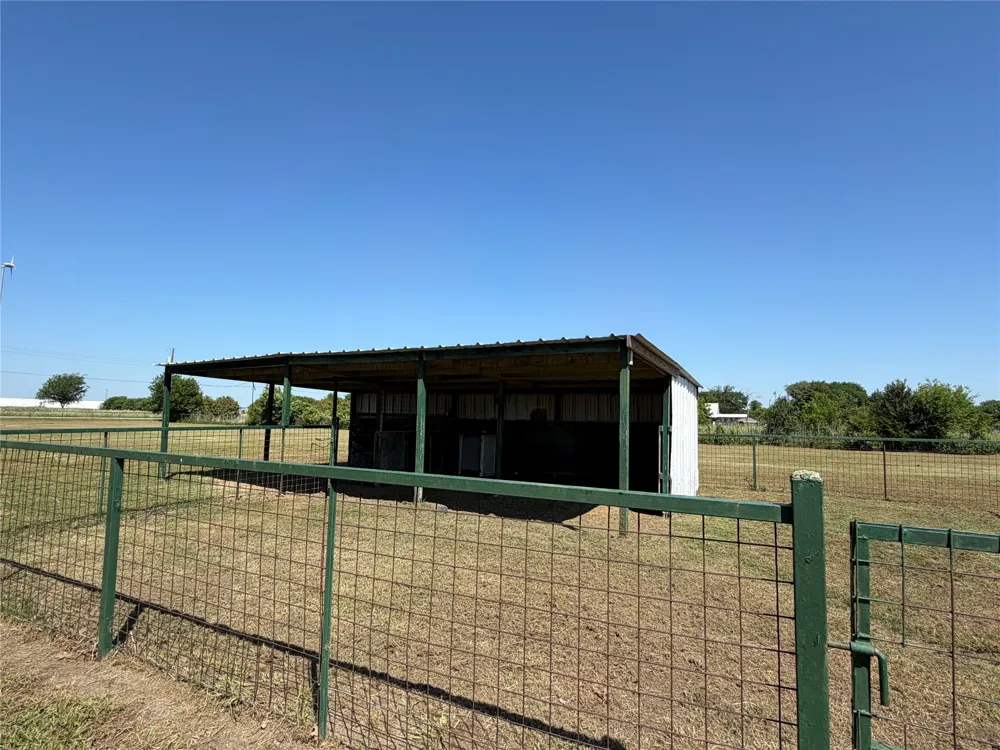 330 S Goode Road Wilmer, TX 75172