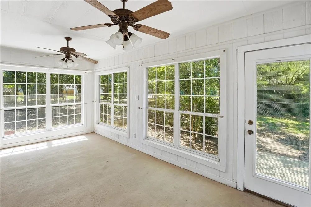 161 County Road 2232 Mineola, TX 75773