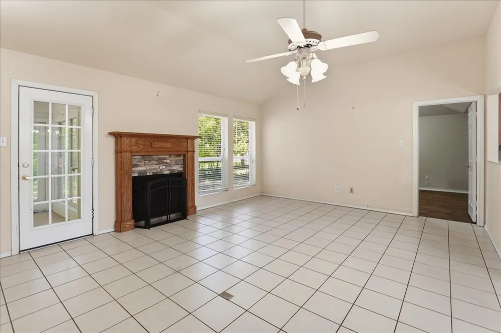 161 County Road 2232 Mineola, TX 75773