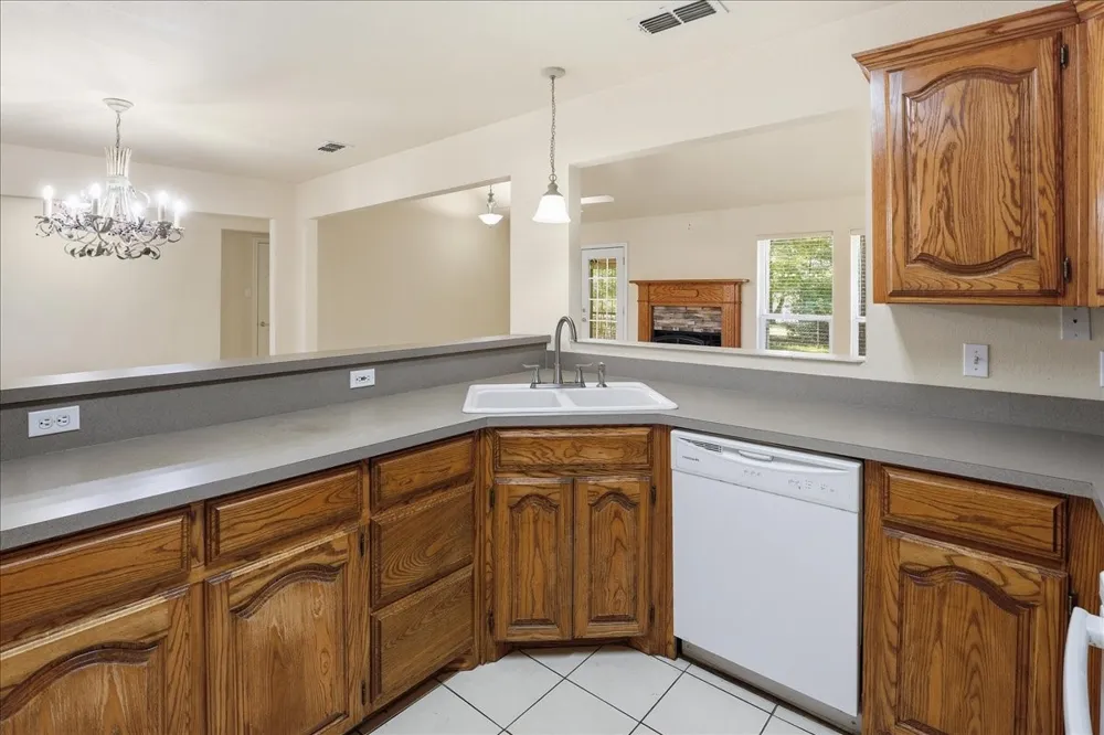 161 County Road 2232 Mineola, TX 75773