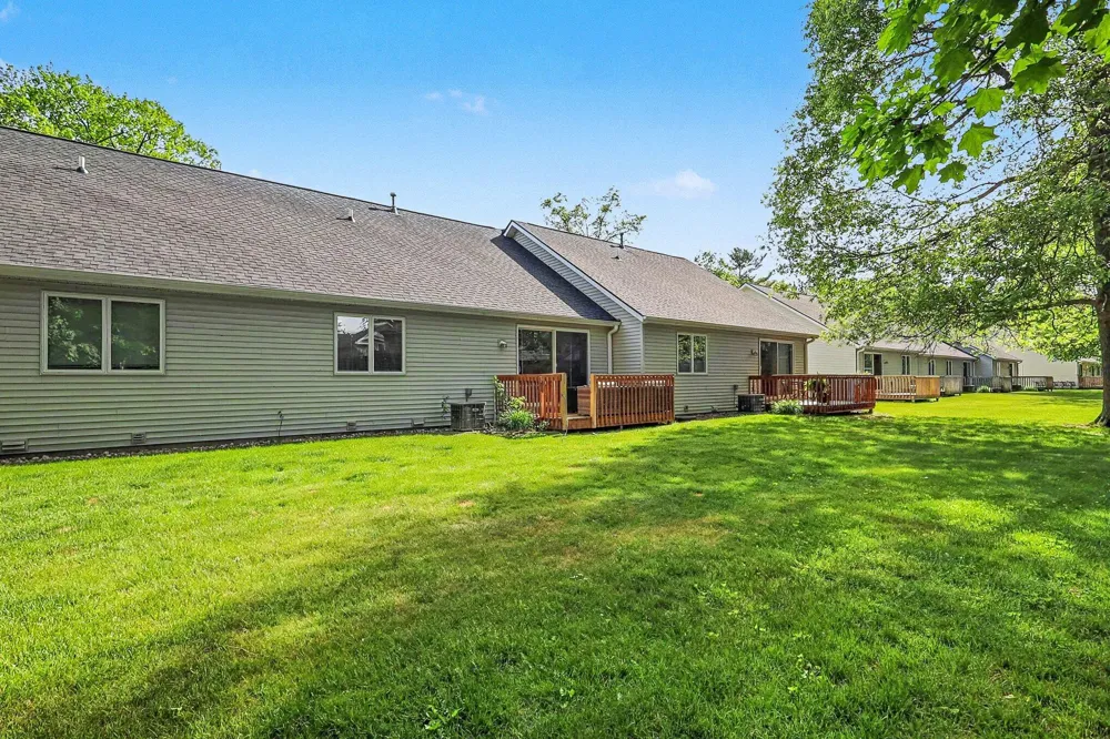 321 Nestlewood Drive Holland, MI 49424