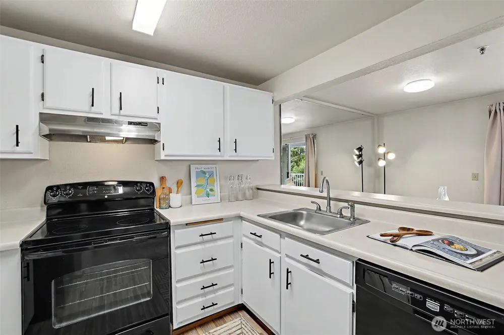28610 16th Avenue S #202 Federal Way, WA 98003