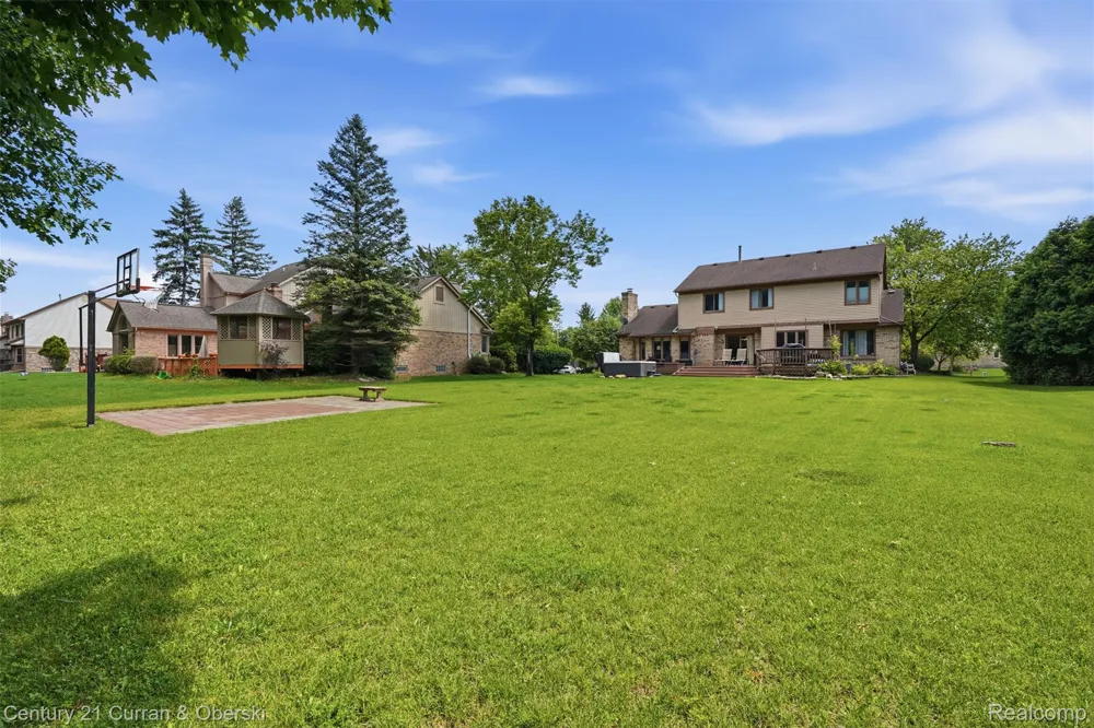 47008 Cider Mill Drive Novi City, MI 48374