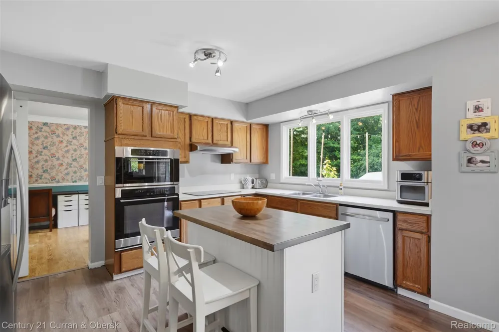 47008 Cider Mill Drive Novi City, MI 48374