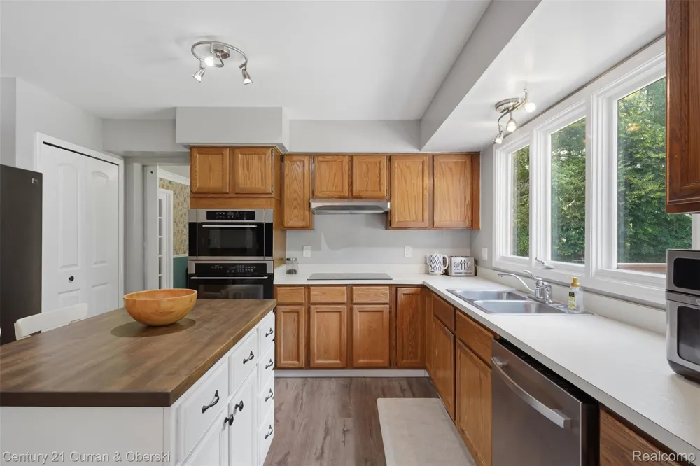 47008 Cider Mill Drive Novi City, MI 48374
